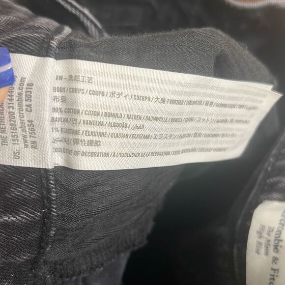 ✨Abercrombie & Fitch High Rise Mom Black Sz 26/2 Jeans✨ - Picture 11 of 11